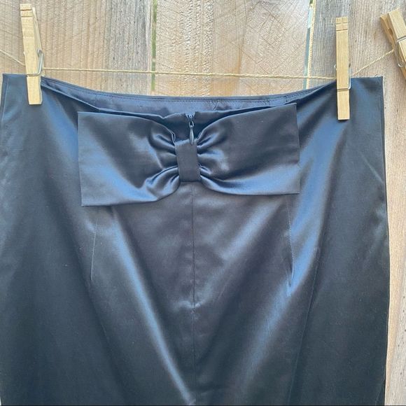 Forever 21 black pencil skirt with bow size small - Picture 6 of 9